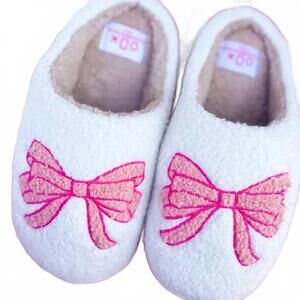 NEW ROCK PAPER SCISSORS women's bow slippers in white/pink